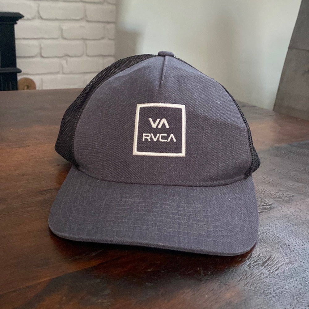 RVCA Trucker hat